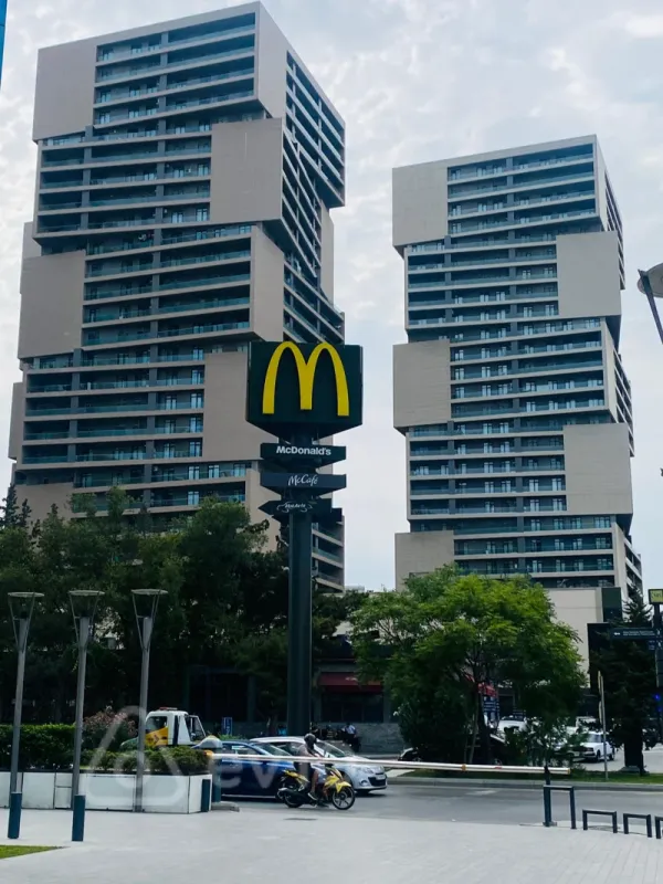 Kirayə verilir 3 otaqlı yeni tikili 110 m²