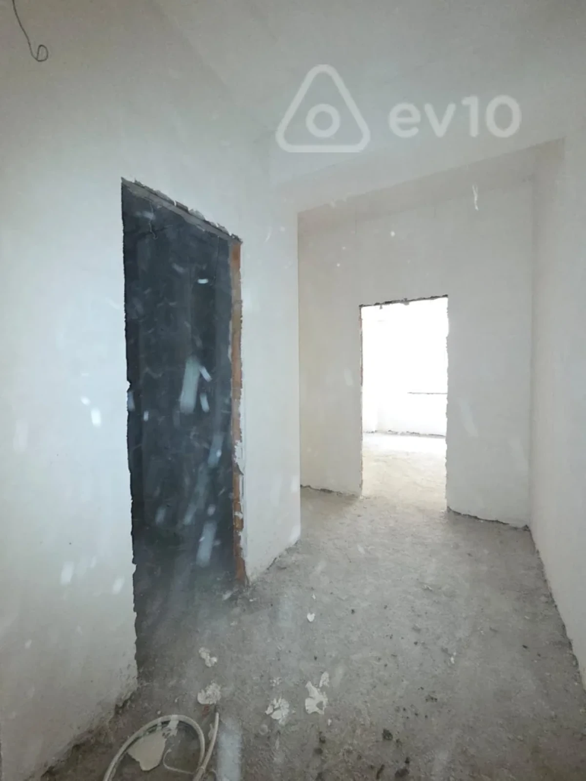 Satılır 3 otaqlı yeni tikili 74 m²