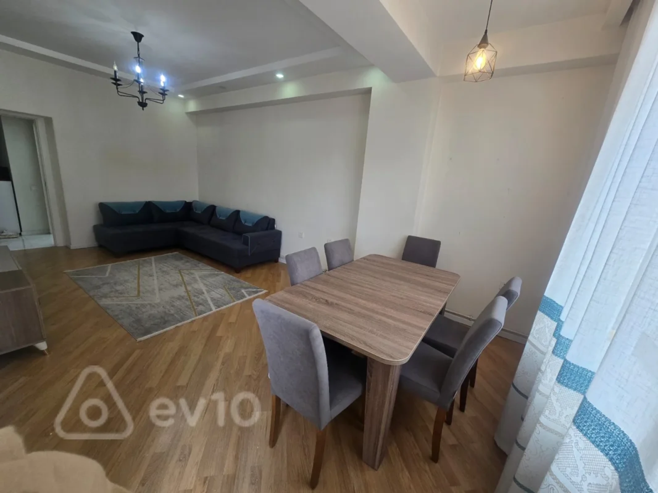 Kirayə verilir 2 otaqlı yeni tikili 65 m²