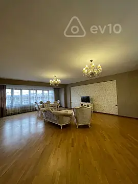 Kirayə verilir 3 otaqlı yeni tikili 220 m²