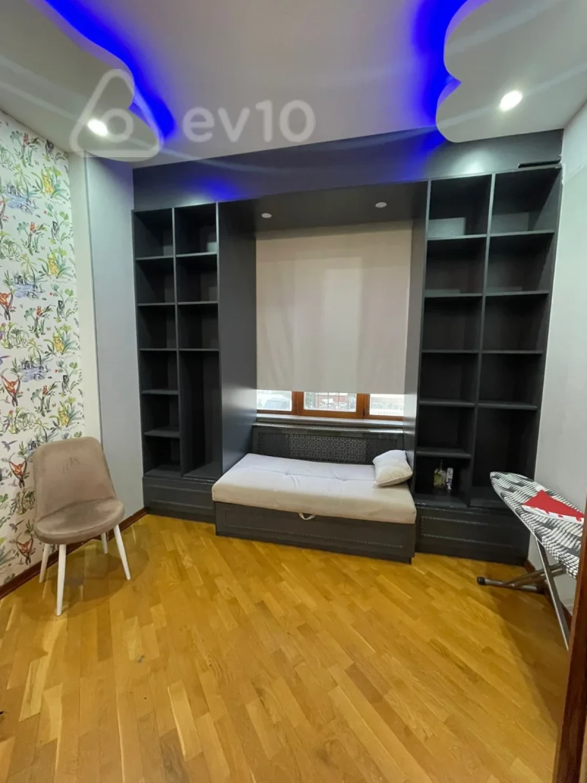 Kirayə verilir 3 otaqlı yeni tikili 220 m²