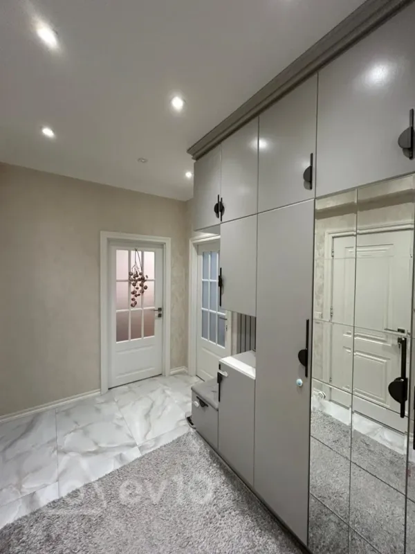 Satılır 2 otaqlı yeni tikili 76 m²