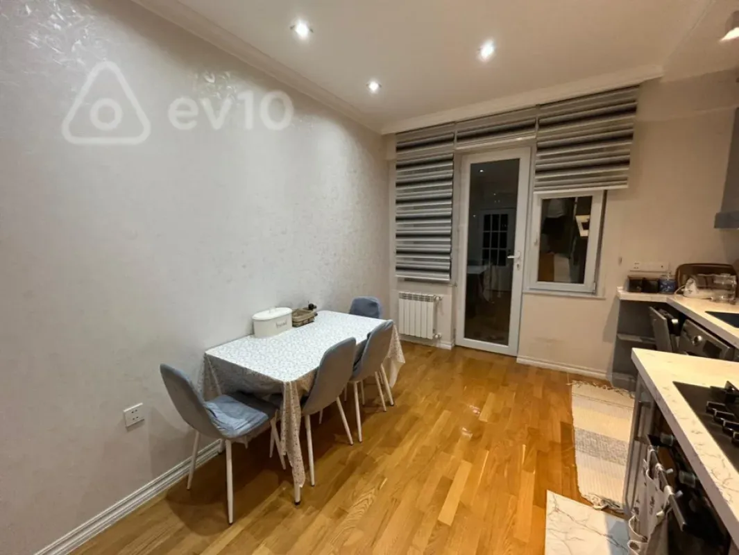 Satılır 2 otaqlı yeni tikili 76 m²