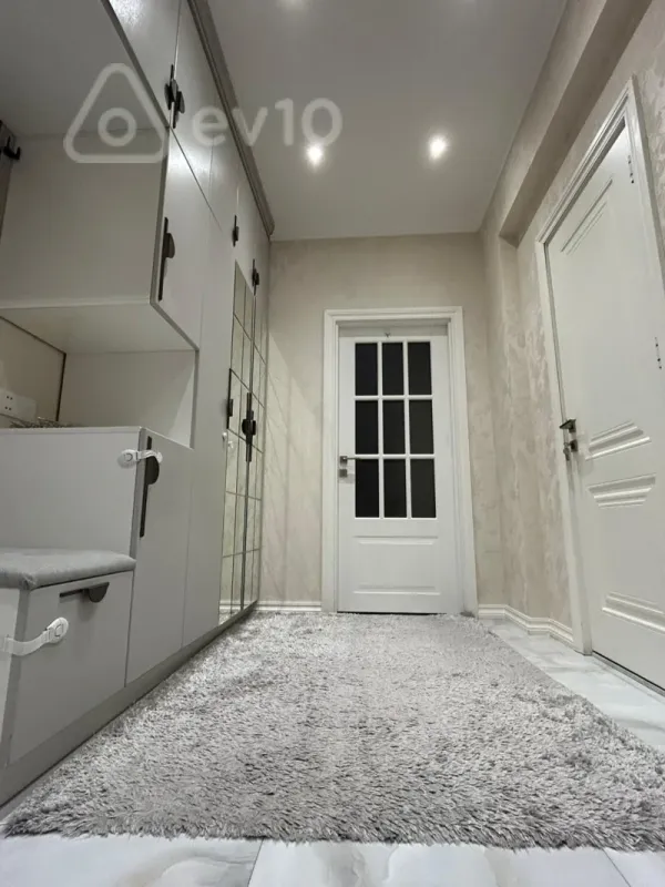 Satılır 2 otaqlı yeni tikili 76 m²