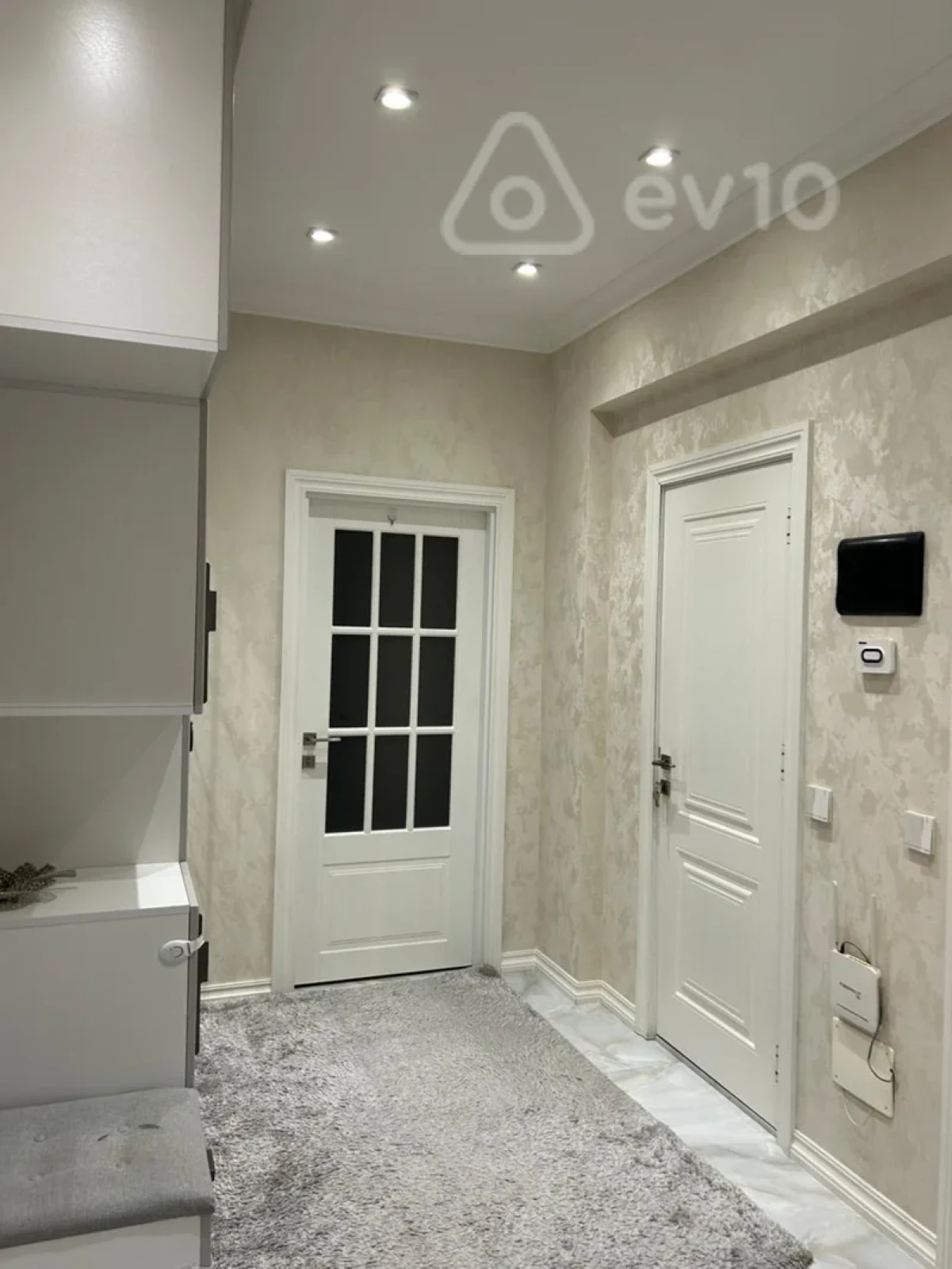 Satılır 2 otaqlı yeni tikili 76 m²