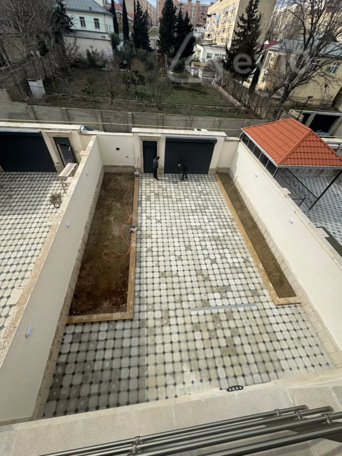 Satılır 5 otaqlı həyət evi 336 m²