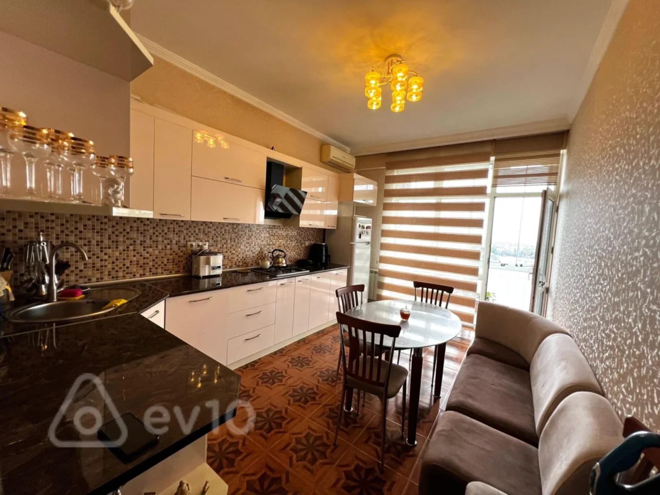 Satılır 2 otaqlı yeni tikili 100 m²