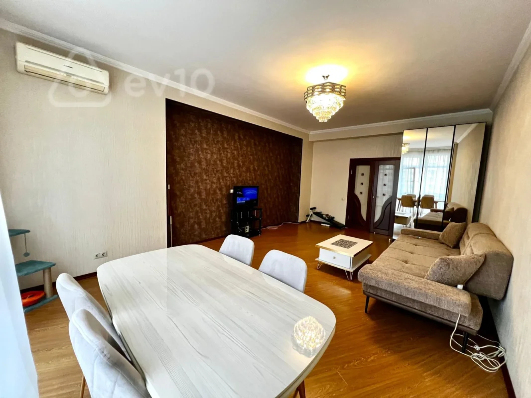 Satılır 2 otaqlı yeni tikili 100 m²