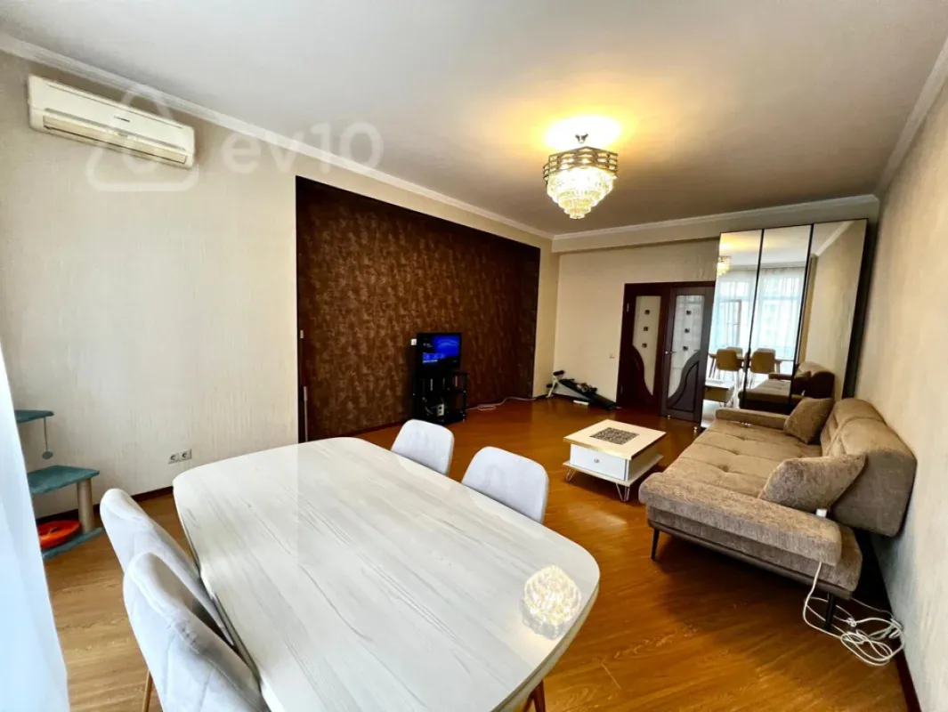 Satılır 2 otaqlı yeni tikili 100 m²