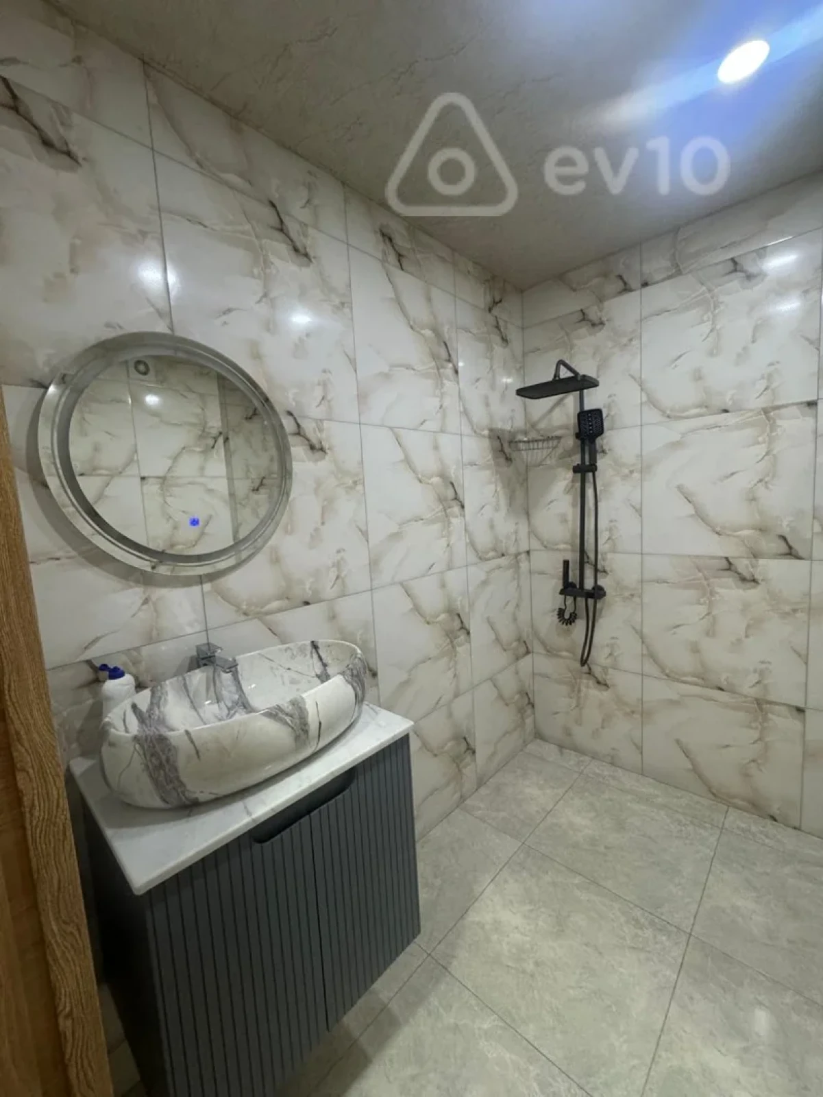 Kirayə verilir 2 otaqlı yeni tikili 55 m²