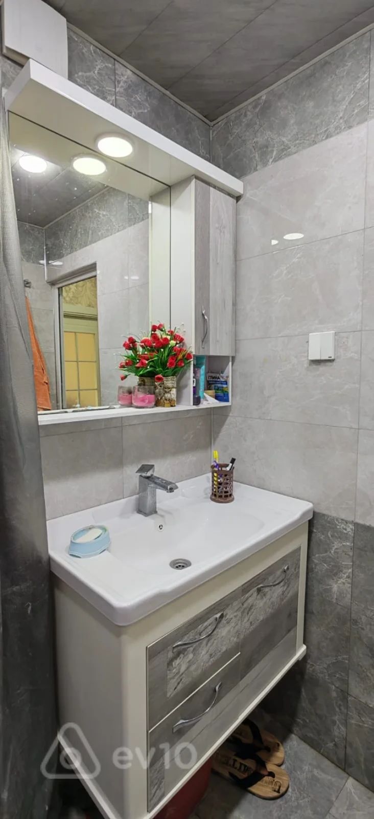 Satılır 3 otaqlı köhnə tikili 70 m²