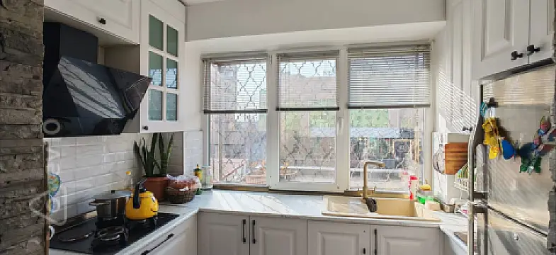 Satılır 3 otaqlı köhnə tikili 70 m²