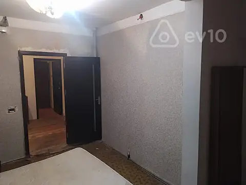 Satılır 3 otaqlı köhnə tikili 70 m²