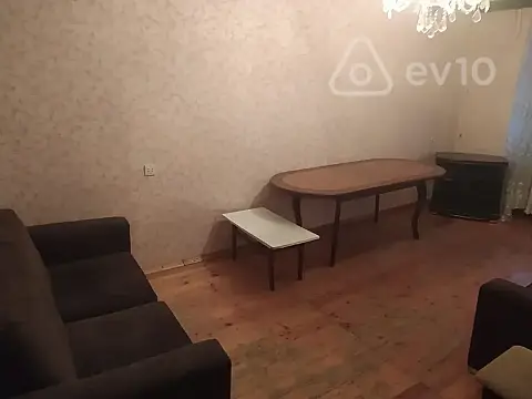 Satılır 3 otaqlı köhnə tikili 70 m²