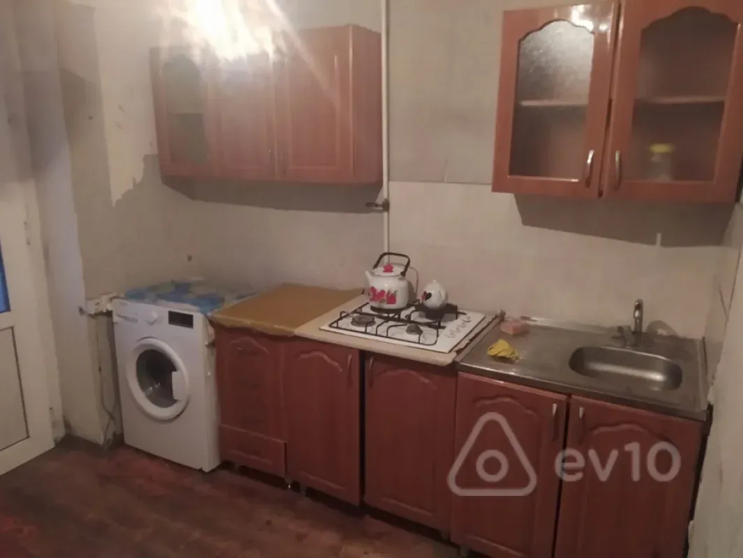 Satılır 3 otaqlı köhnə tikili 70 m²