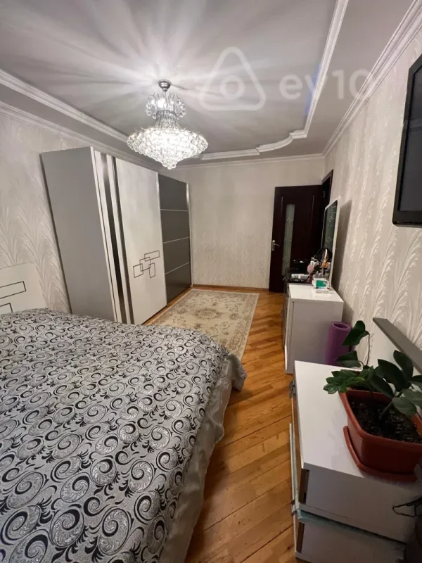 Satılır 3 otaqlı köhnə tikili 80 m²
