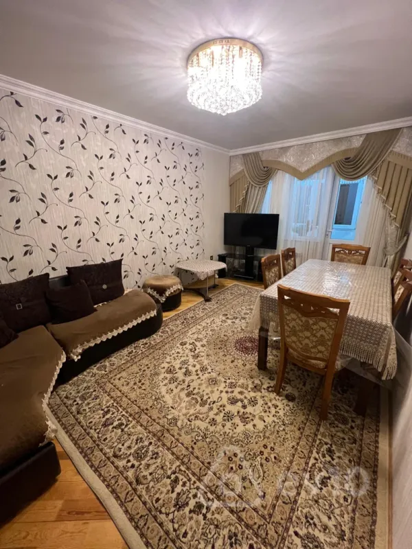 Satılır 3 otaqlı köhnə tikili 80 m²