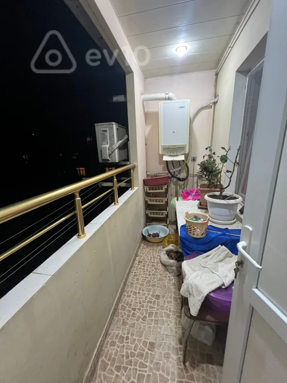 Satılır 3 otaqlı köhnə tikili 80 m²