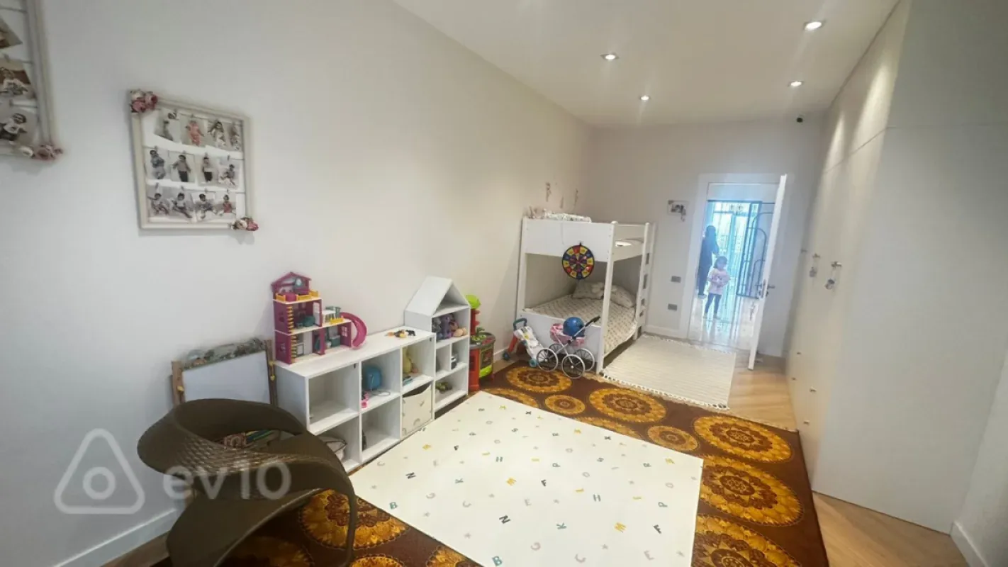 Satılır 3 otaqlı yeni tikili 160 m²