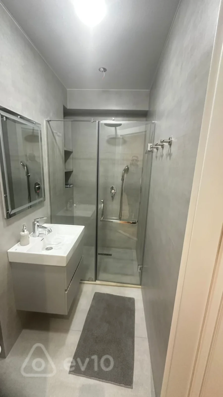 Satılır 3 otaqlı yeni tikili 160 m²