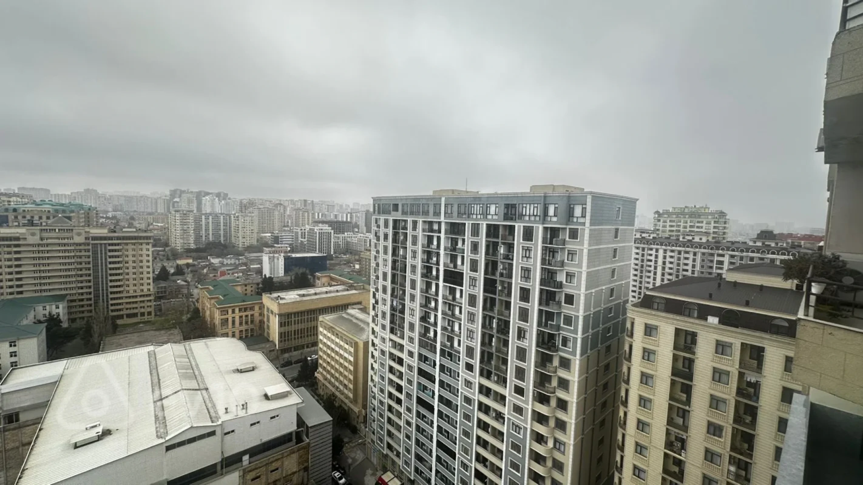 Satılır 3 otaqlı yeni tikili 160 m²