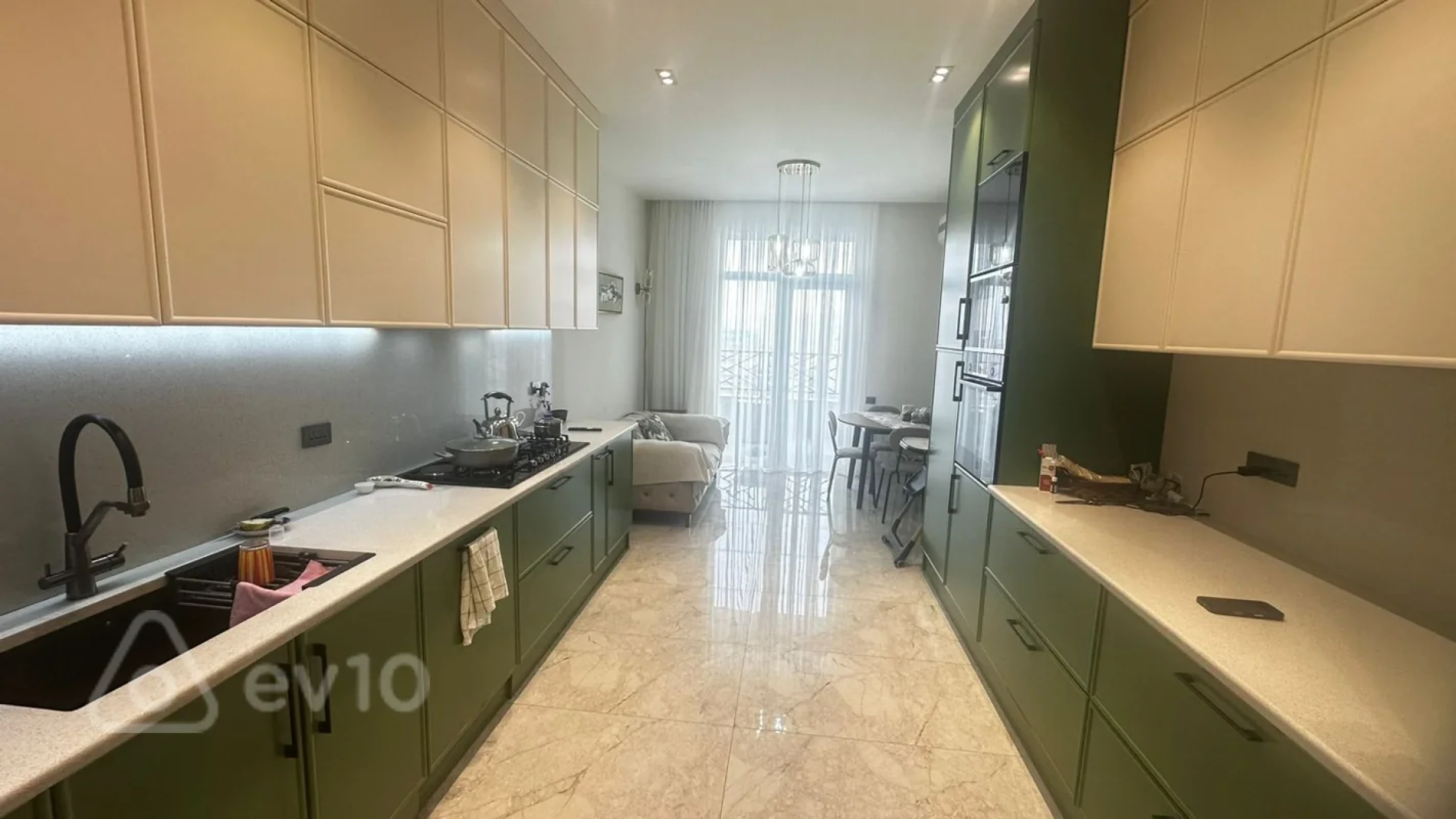 Satılır 3 otaqlı yeni tikili 160 m²