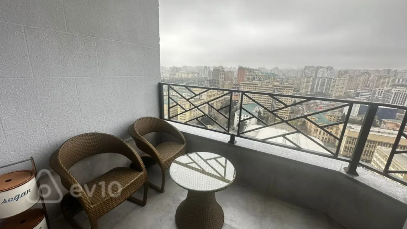 Satılır 3 otaqlı yeni tikili 160 m²