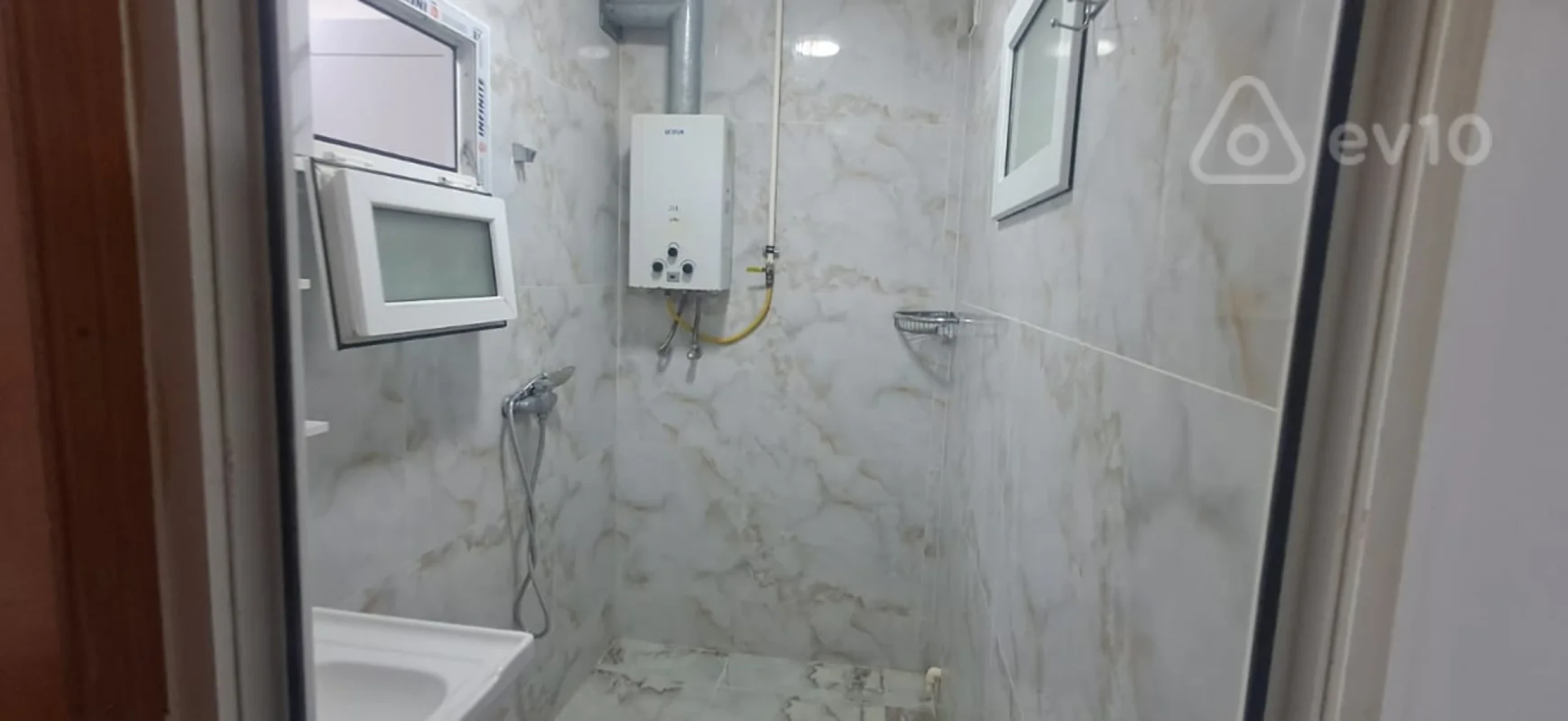 Kirayə verilir 3 otaqlı köhnə tikili 90 m²