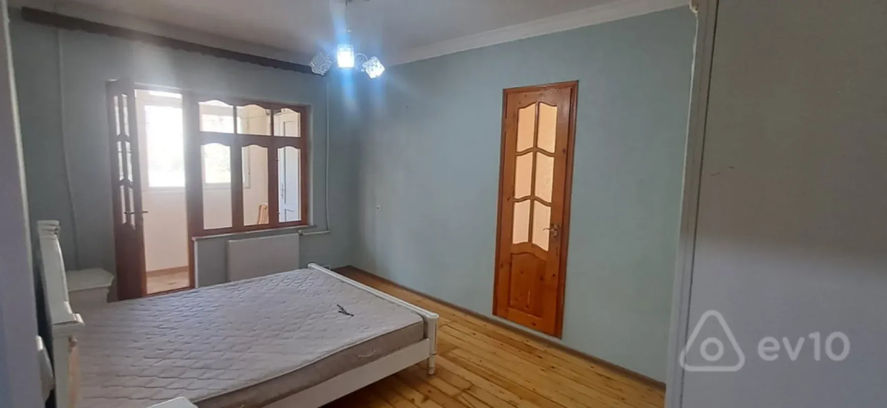Kirayə verilir 3 otaqlı köhnə tikili 90 m²
