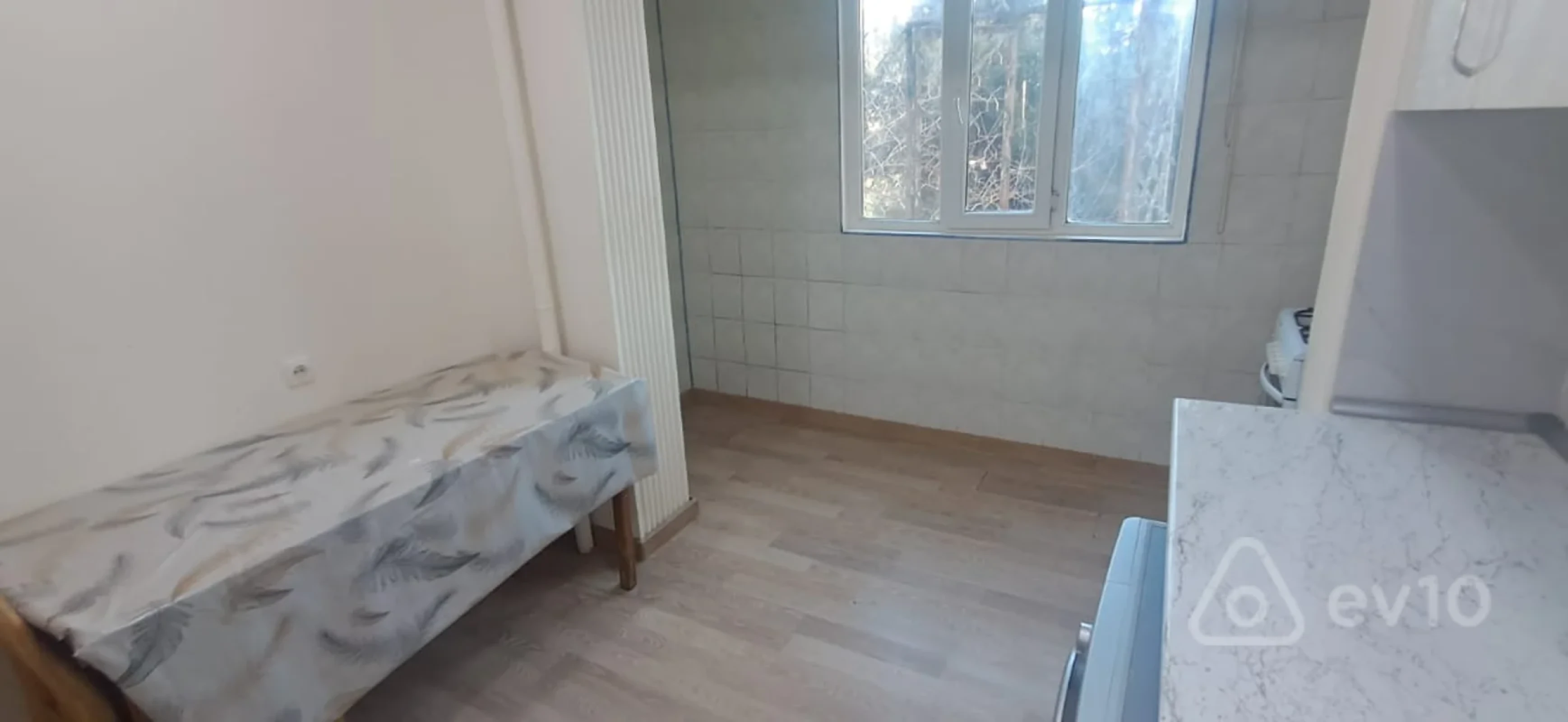 Kirayə verilir 3 otaqlı köhnə tikili 90 m²