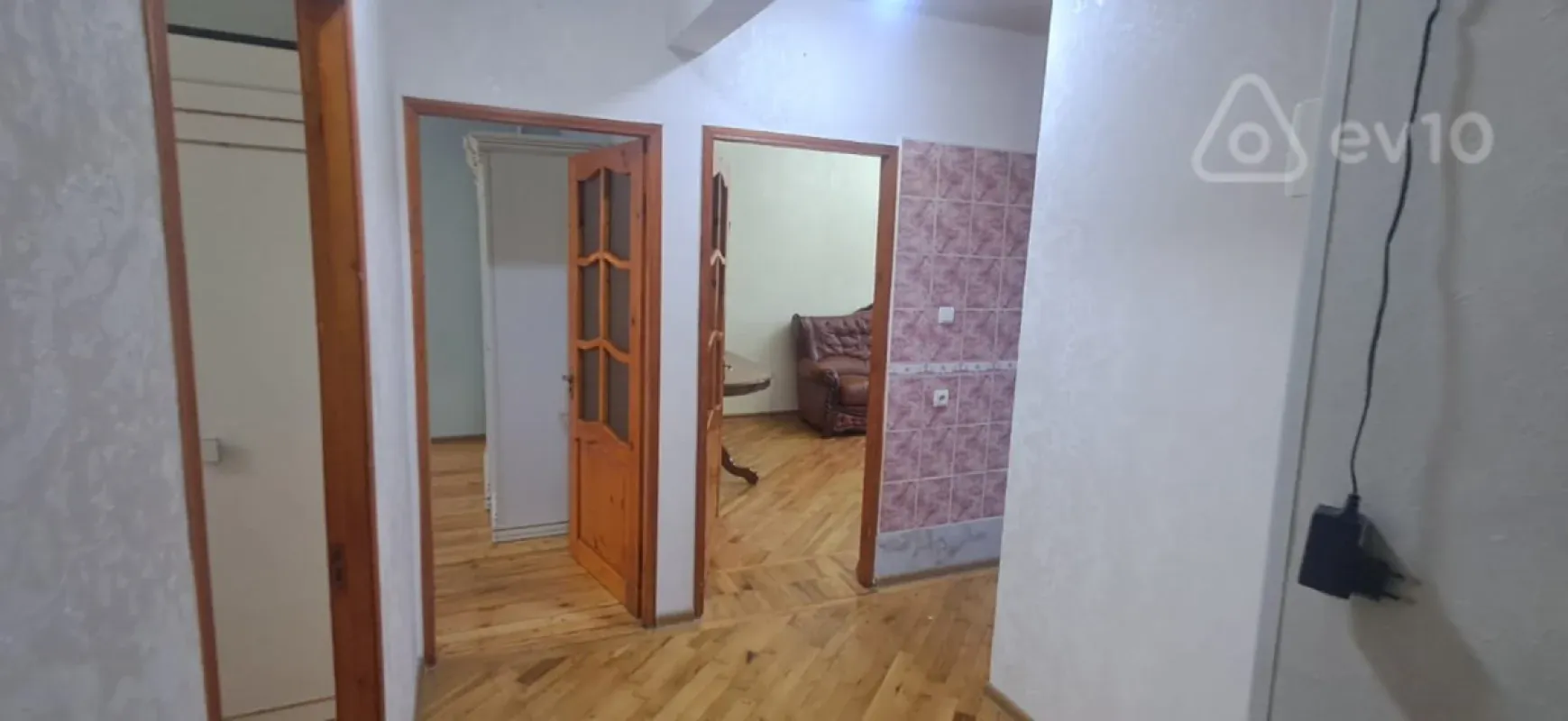 Kirayə verilir 3 otaqlı köhnə tikili 90 m²