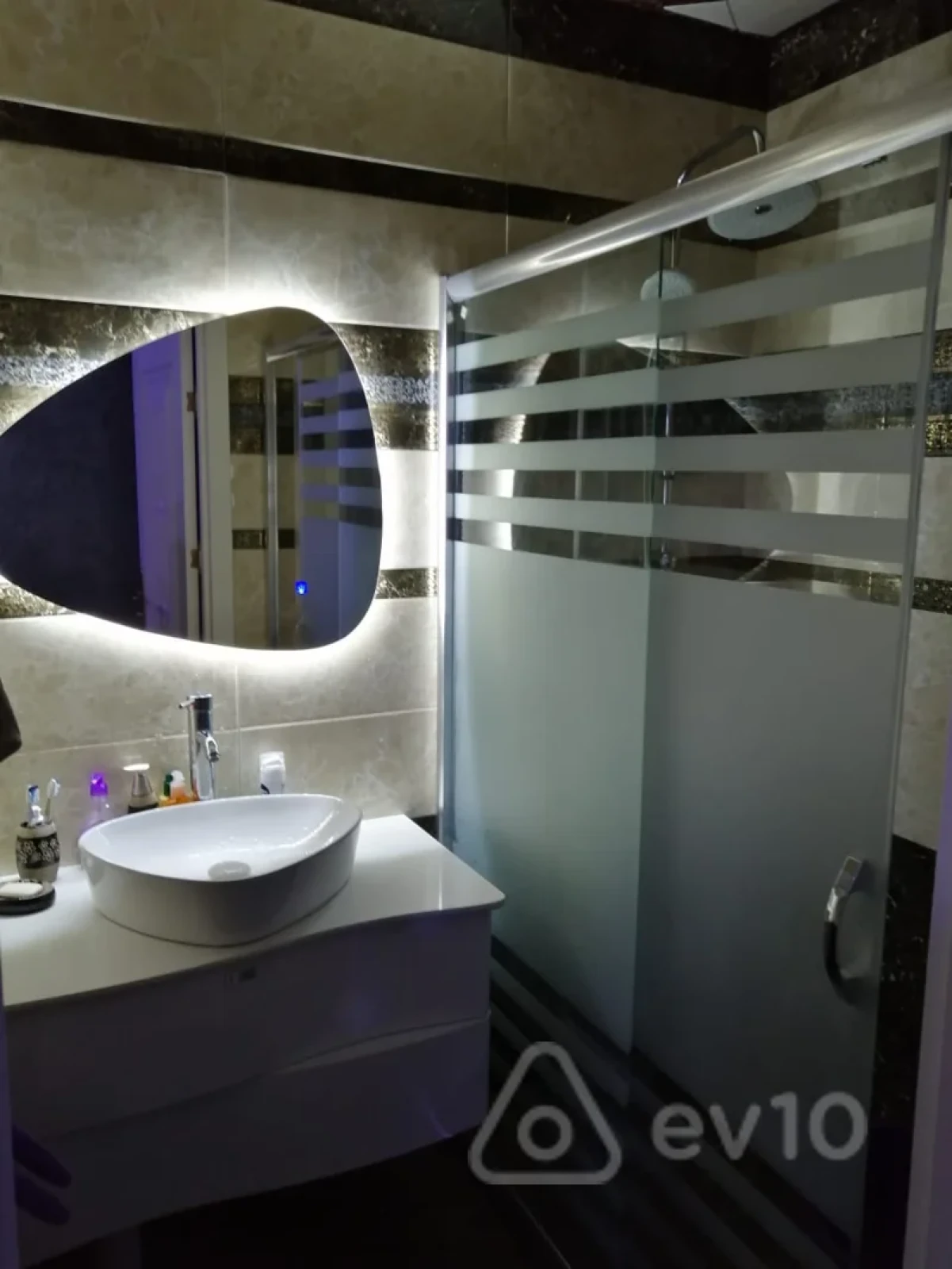 Kirayə verilir 3 otaqlı yeni tikili 105 m²