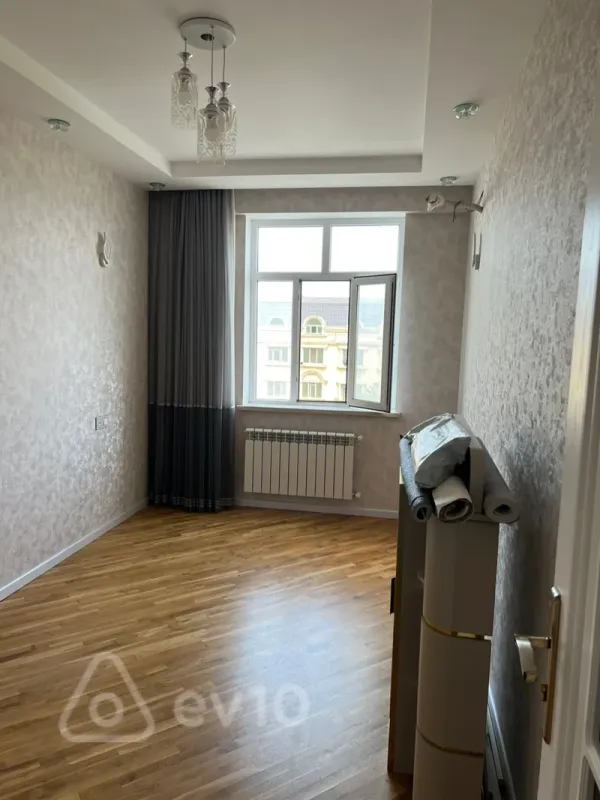 Kirayə verilir 3 otaqlı yeni tikili 105 m²