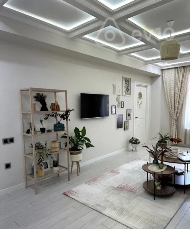Kirayə verilir 3 otaqlı köhnə tikili 80 m²