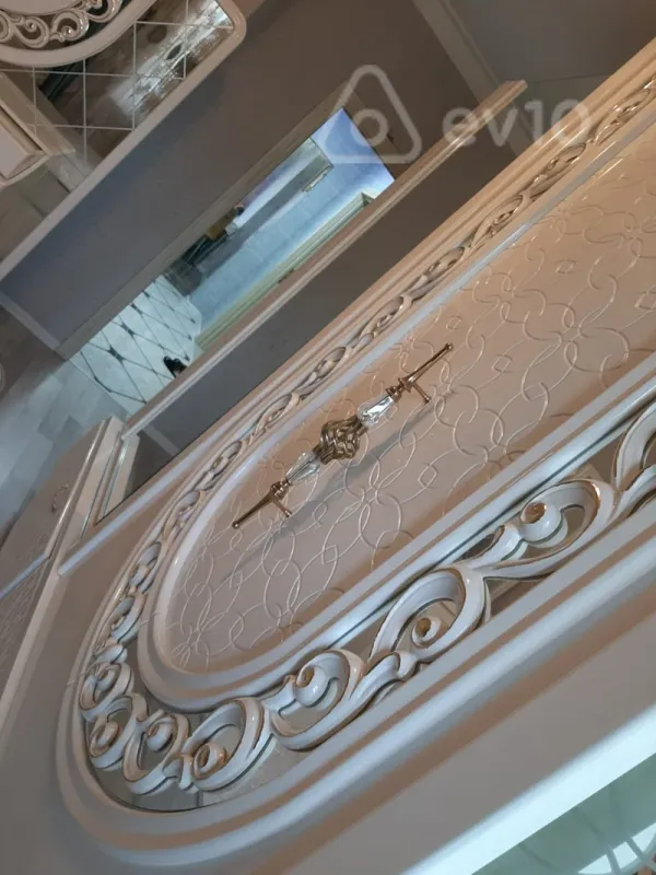 Satılır 2 otaqlı köhnə tikili 70 m²