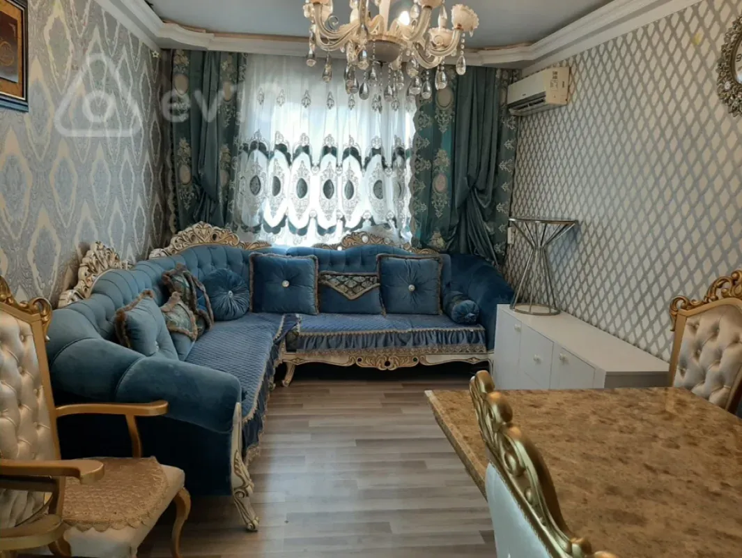 Satılır 2 otaqlı köhnə tikili 70 m²