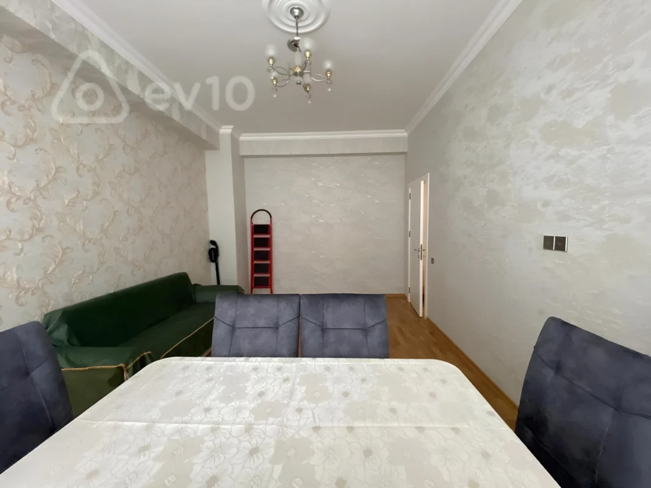 Kirayə verilir 2 otaqlı yeni tikili 75 m²
