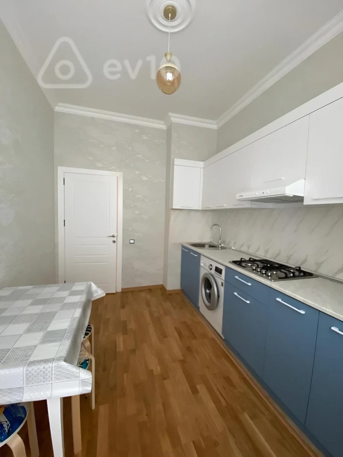 Kirayə verilir 2 otaqlı yeni tikili 75 m²