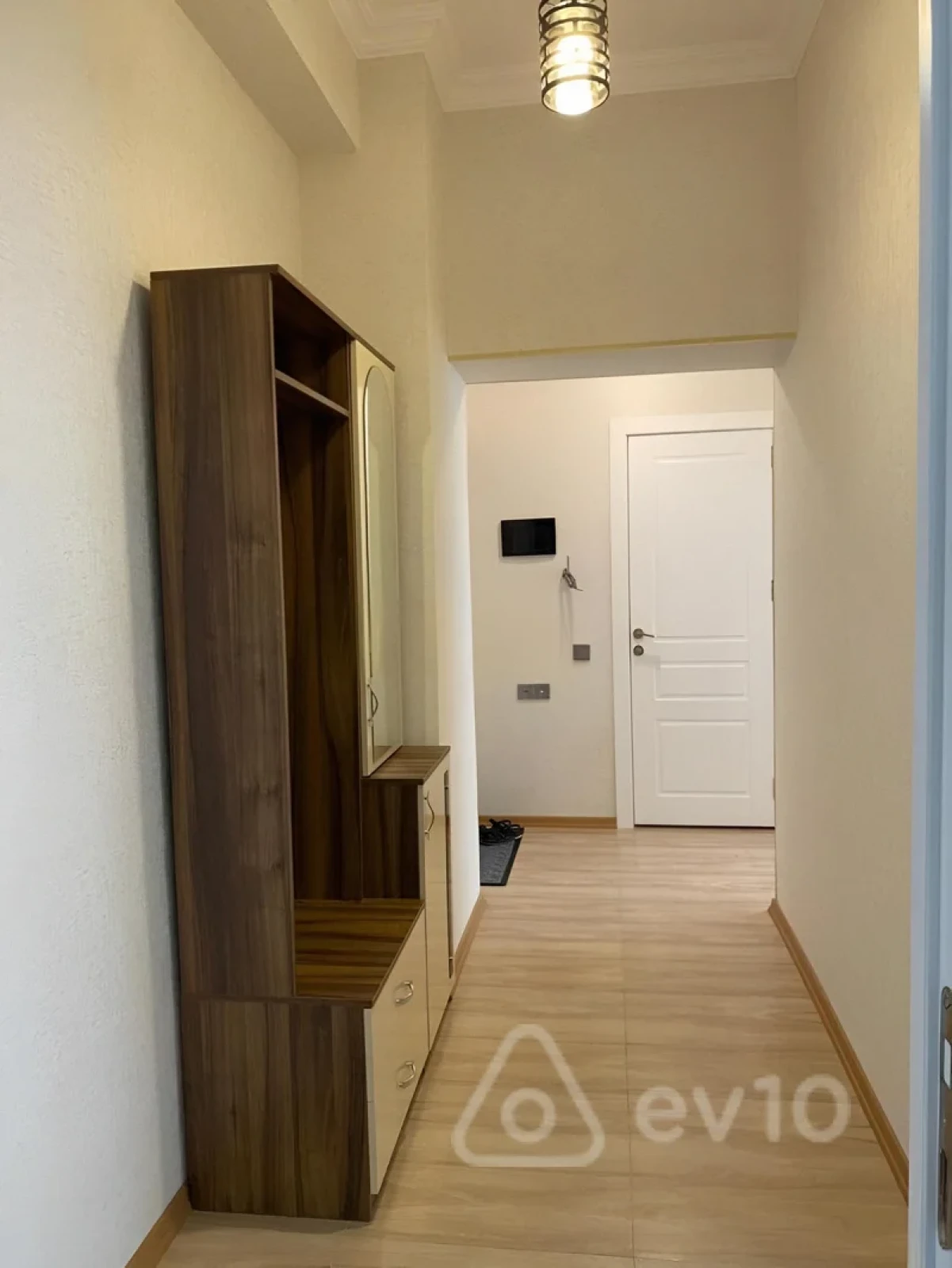 Kirayə verilir 2 otaqlı yeni tikili 75 m²