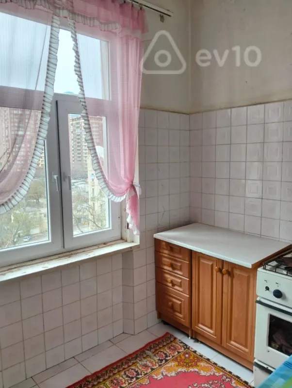 Satılır 2 otaqlı köhnə tikili 40 m²