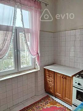Satılır 2 otaqlı köhnə tikili 40 m²