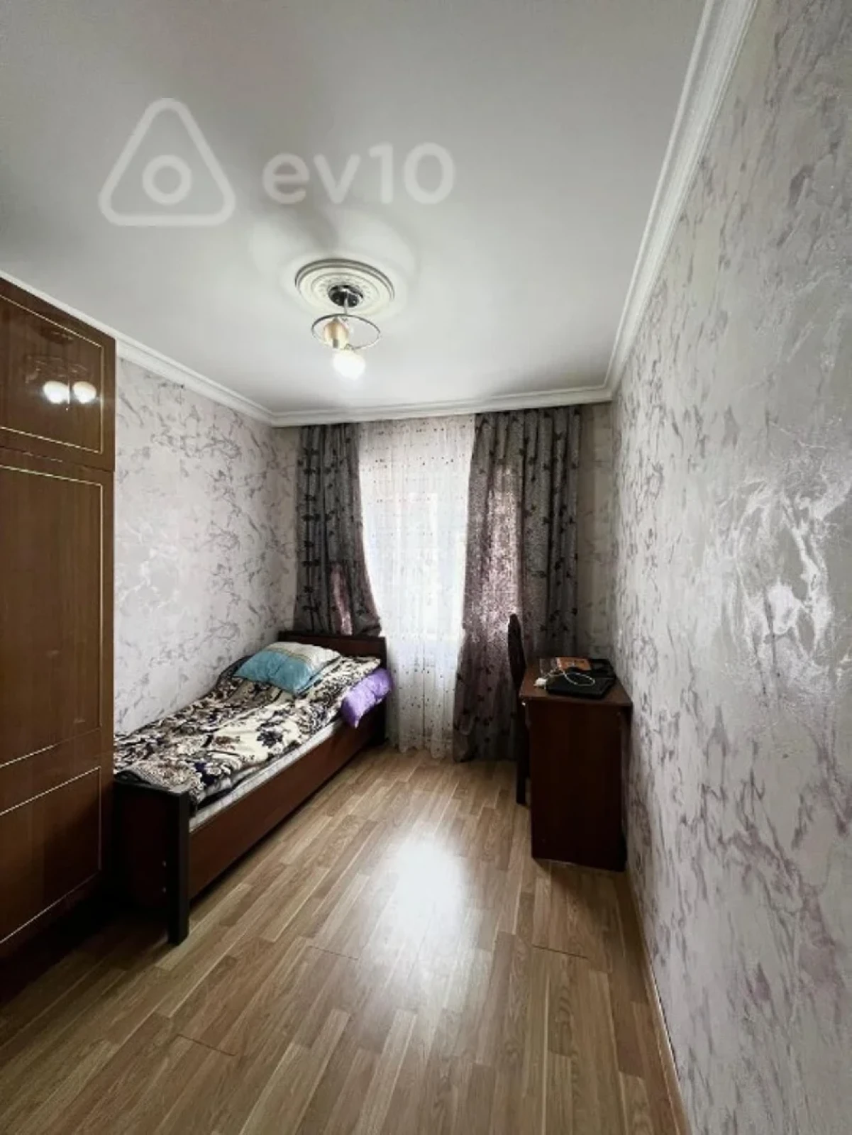 Kirayə verilir 3 otaqlı köhnə tikili 65 m²