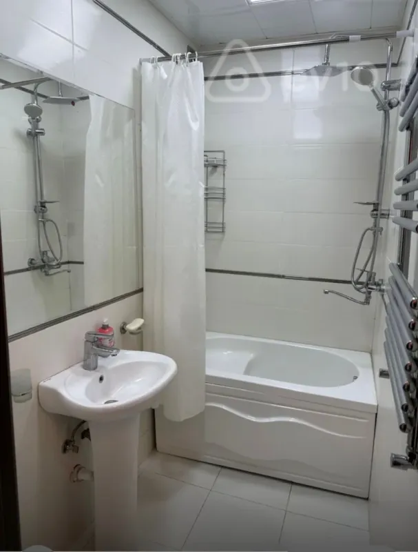 Kirayə verilir 2 otaqlı köhnə tikili 61 m²