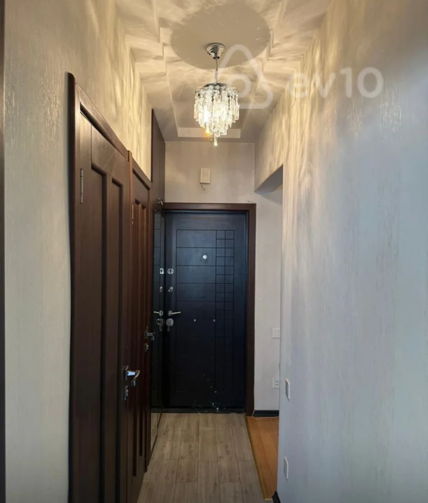 Kirayə verilir 2 otaqlı köhnə tikili 61 m²