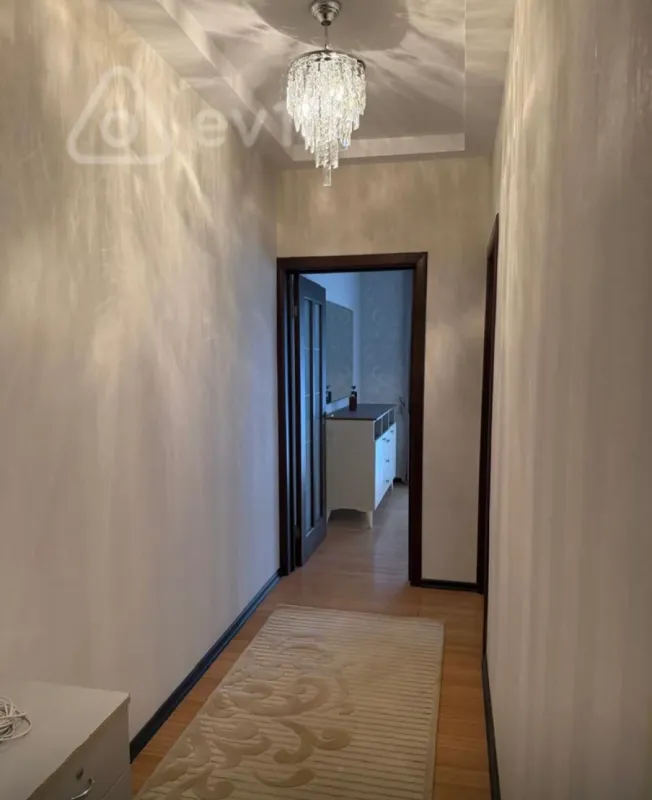 Kirayə verilir 2 otaqlı köhnə tikili 61 m²