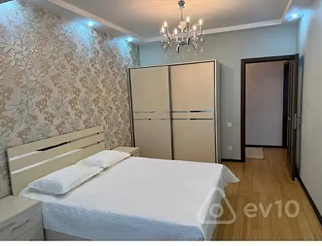 Kirayə verilir 2 otaqlı köhnə tikili 61 m²