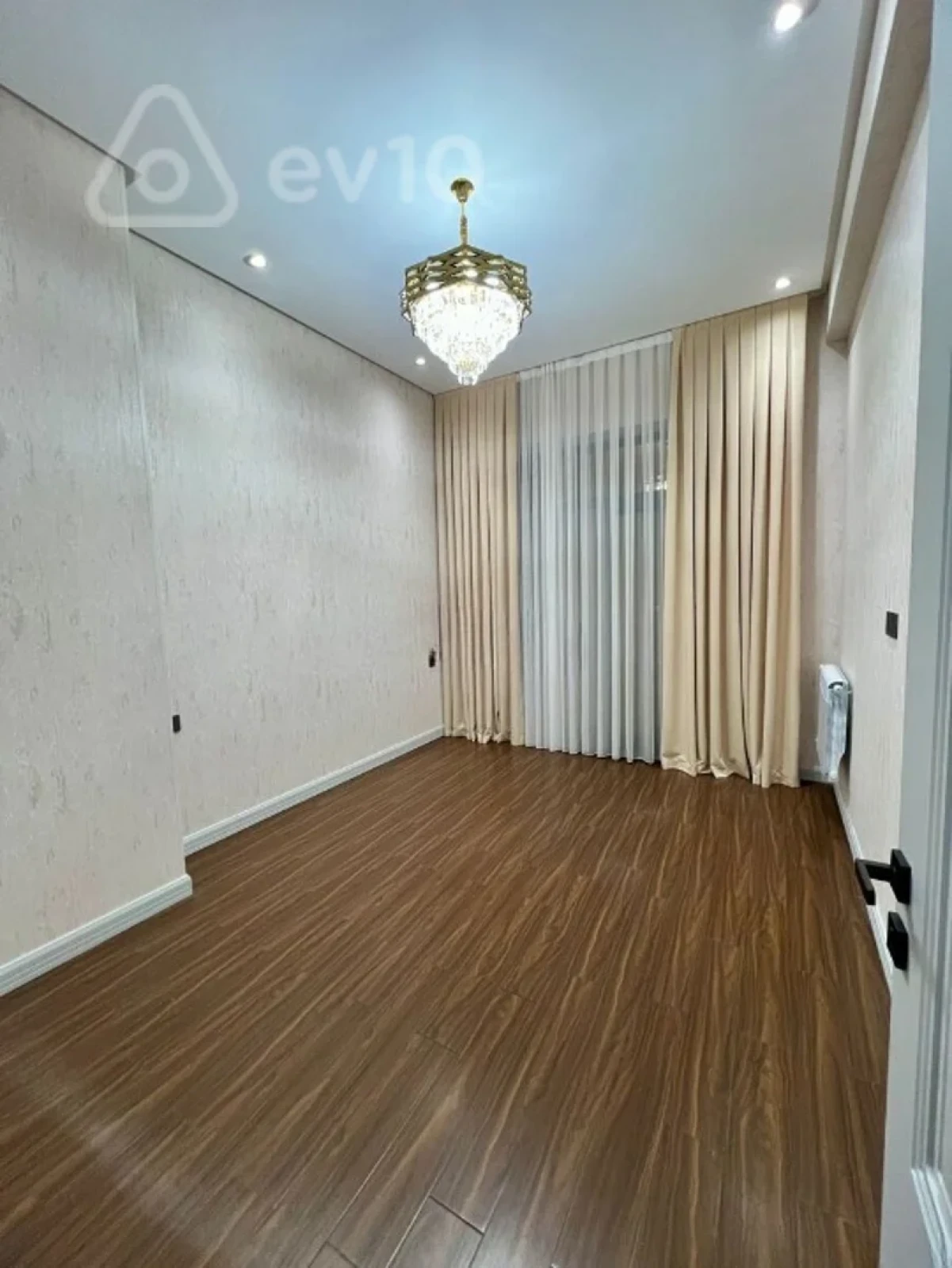 Kirayə verilir 3 otaqlı yeni tikili 98 m²