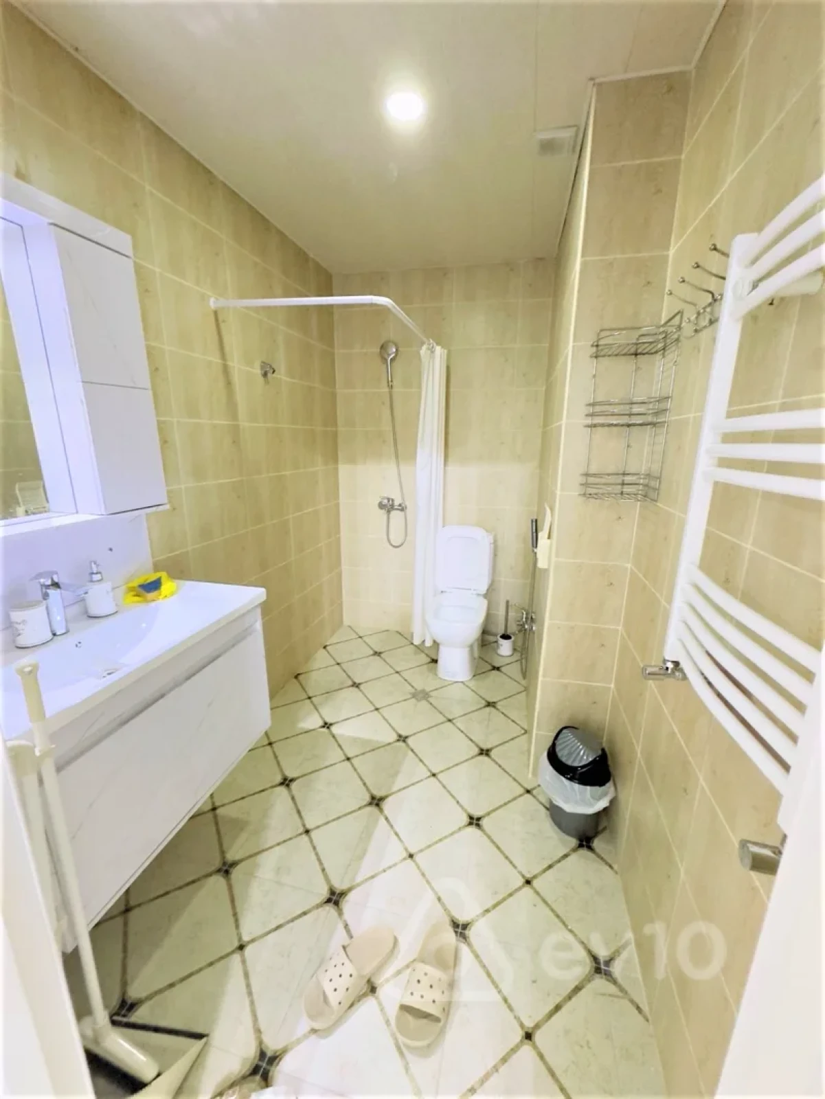 Kirayə verilir 3 otaqlı yeni tikili 140 m²