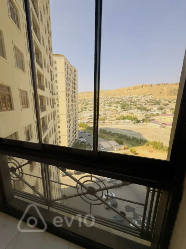 Kirayə verilir 3 otaqlı yeni tikili 140 m²