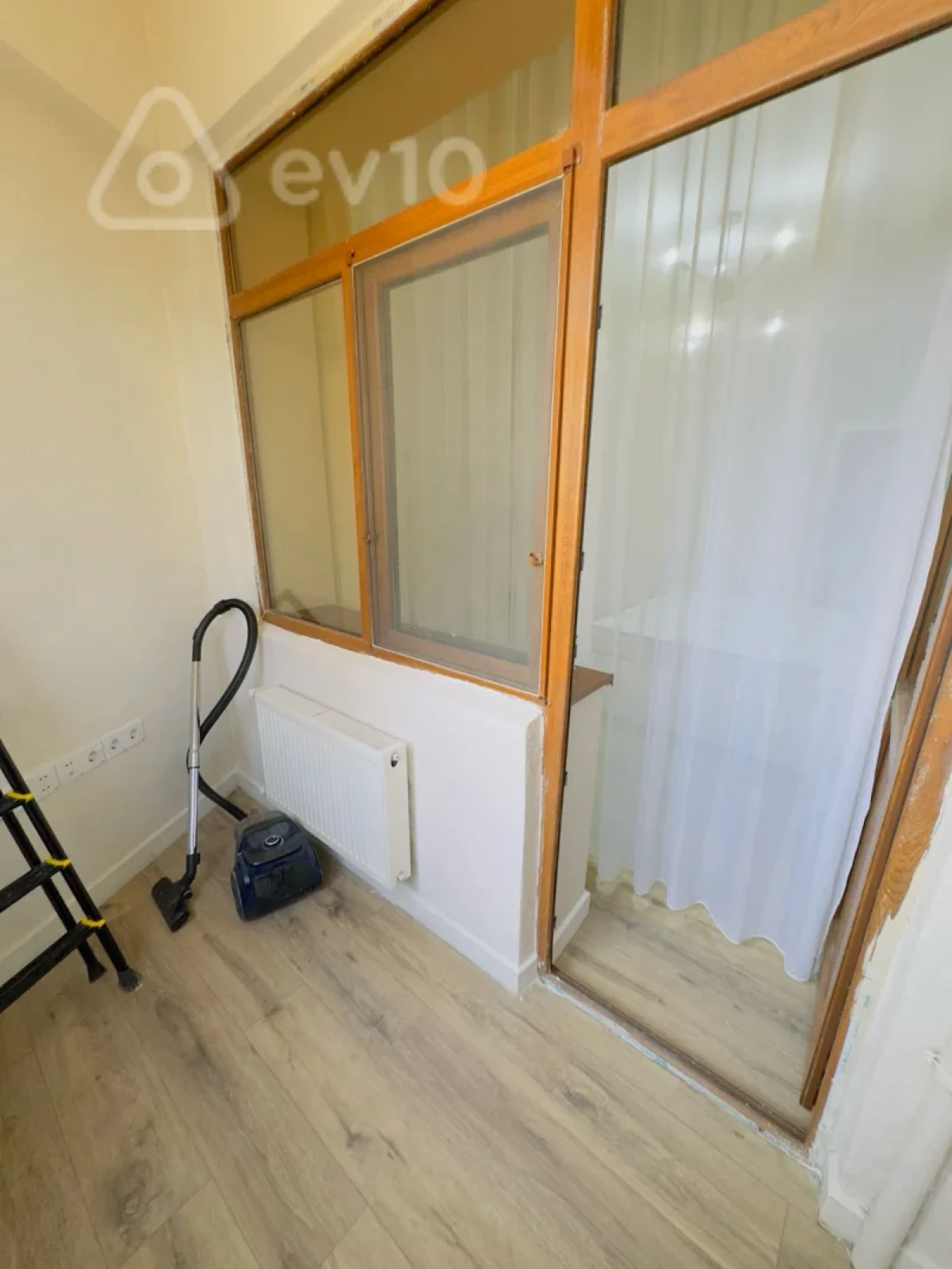 Kirayə verilir 3 otaqlı yeni tikili 140 m²